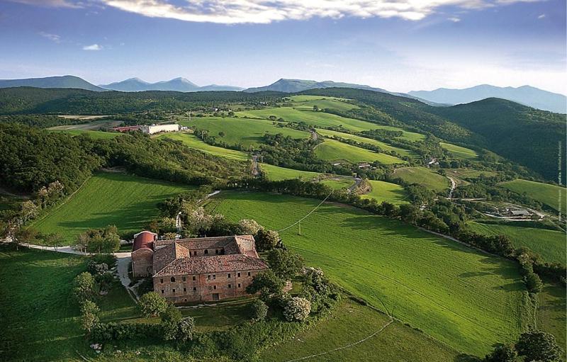 Agriturismo Girolomoni - Locanda Isola del Piano Εξωτερικό φωτογραφία