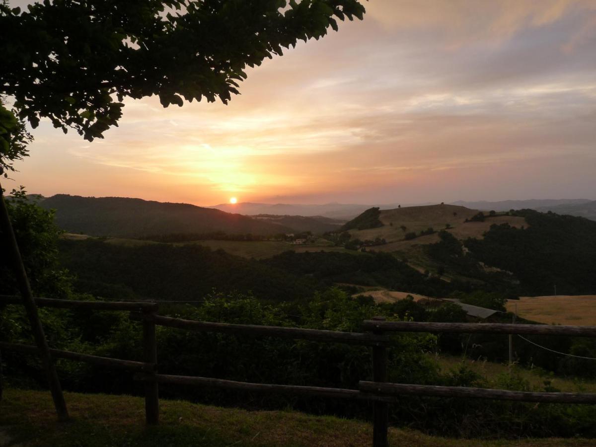Agriturismo Girolomoni - Locanda Isola del Piano Εξωτερικό φωτογραφία