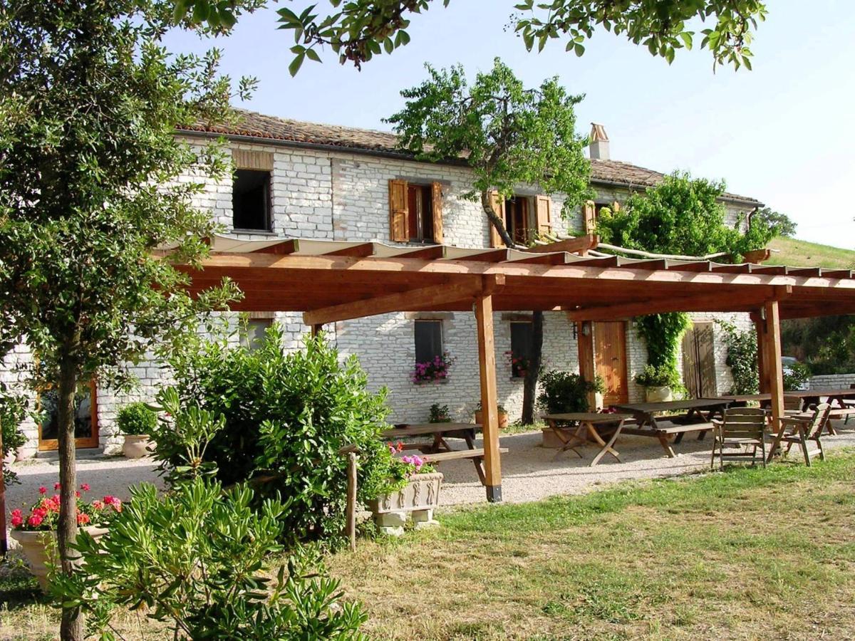 Agriturismo Girolomoni - Locanda Isola del Piano Εξωτερικό φωτογραφία